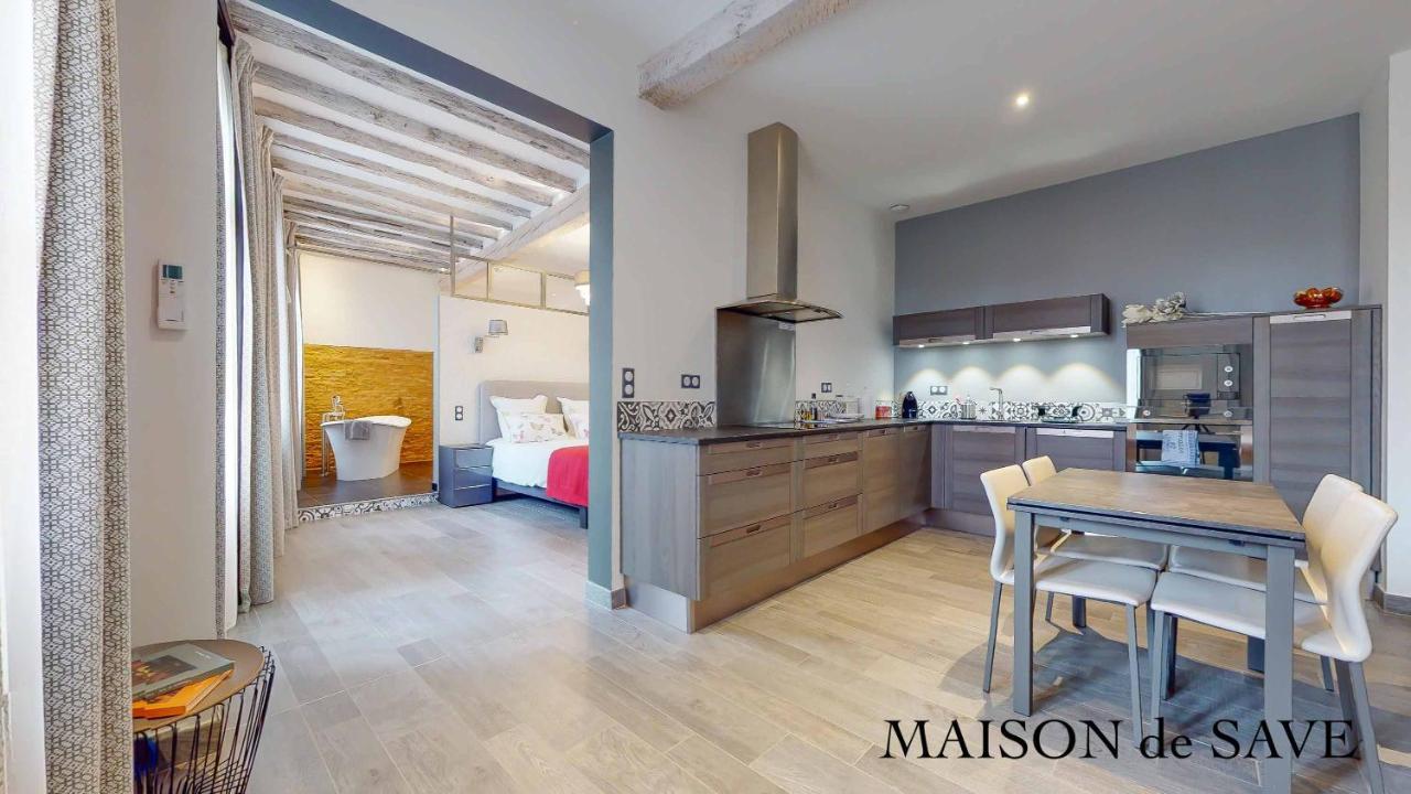 Maison De Save L'Isle-Jourdain  Exterior photo